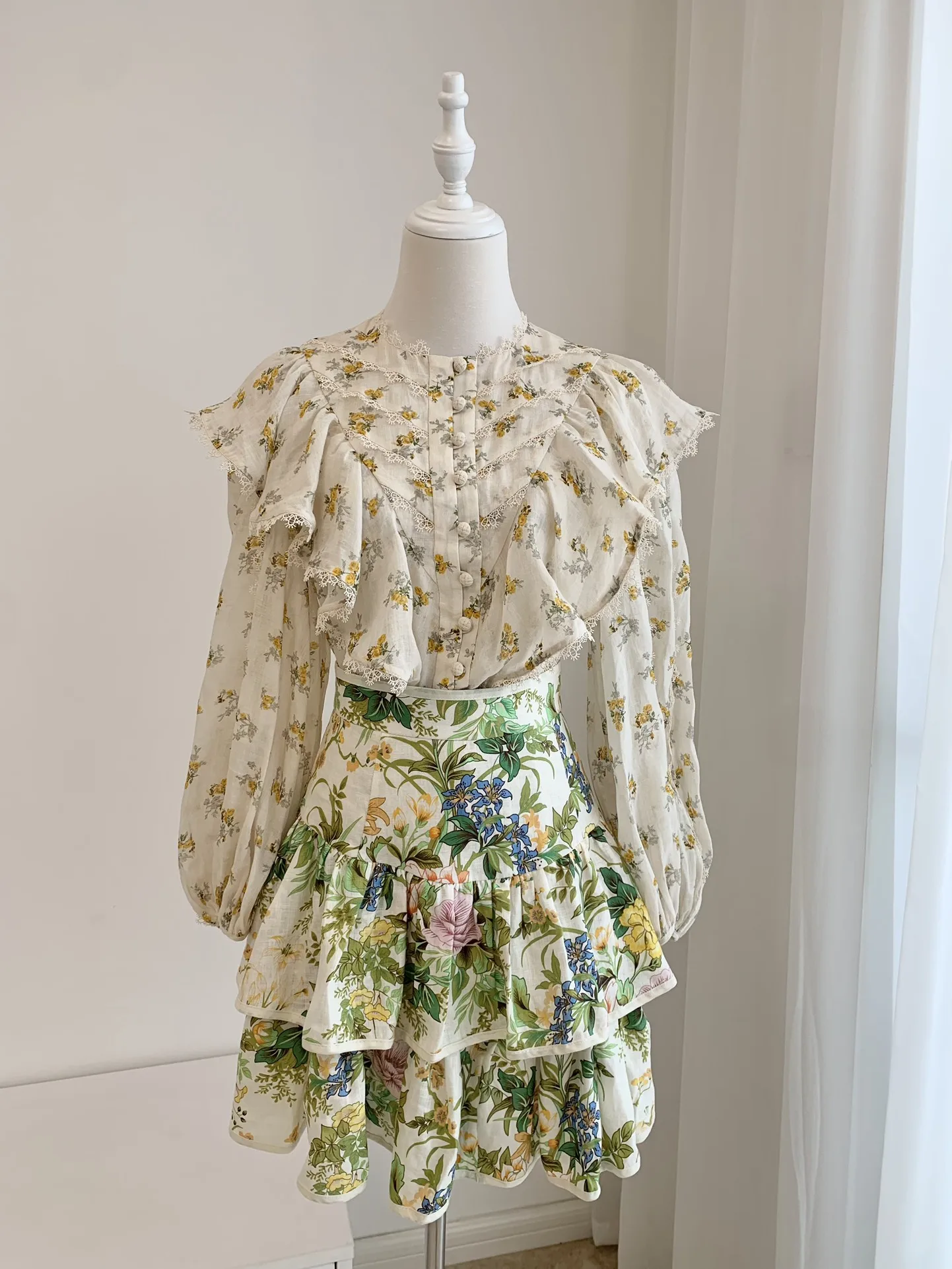 

Женская блузка с цветочным принтом и оборками, праздничная льняная рубашка с рукавами-фонариками