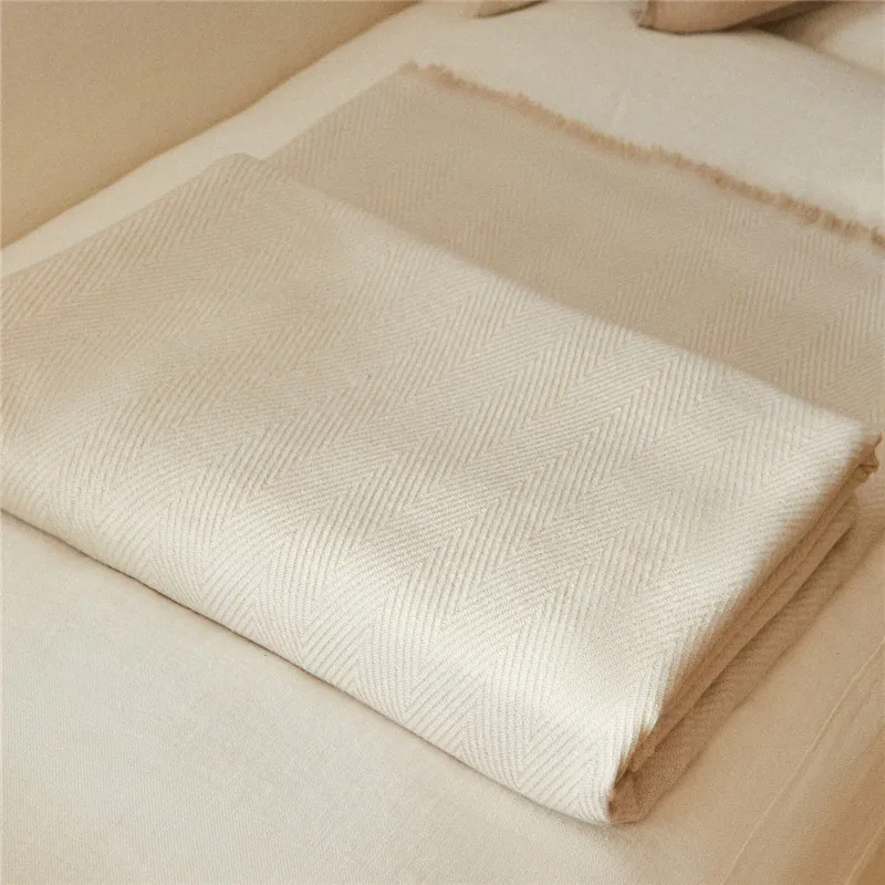 Плед в скандинавском стиле для дивана однотонное вязаное покрывало кровати сна