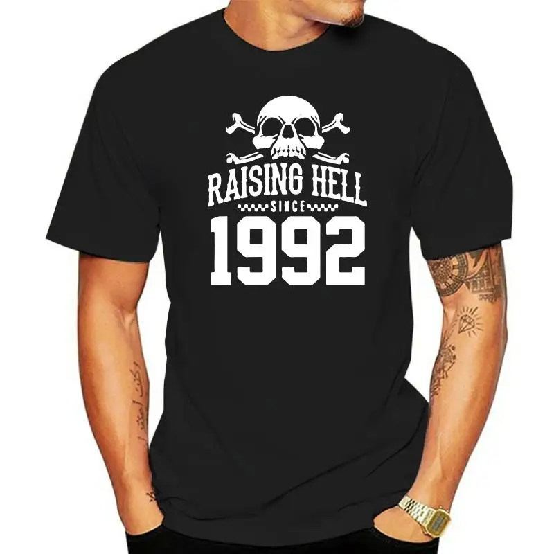 2022 New Cool T-shirt Raising Hell Since 1992 Biker T Shirt Gift for Dad Grandad Christmas Skull