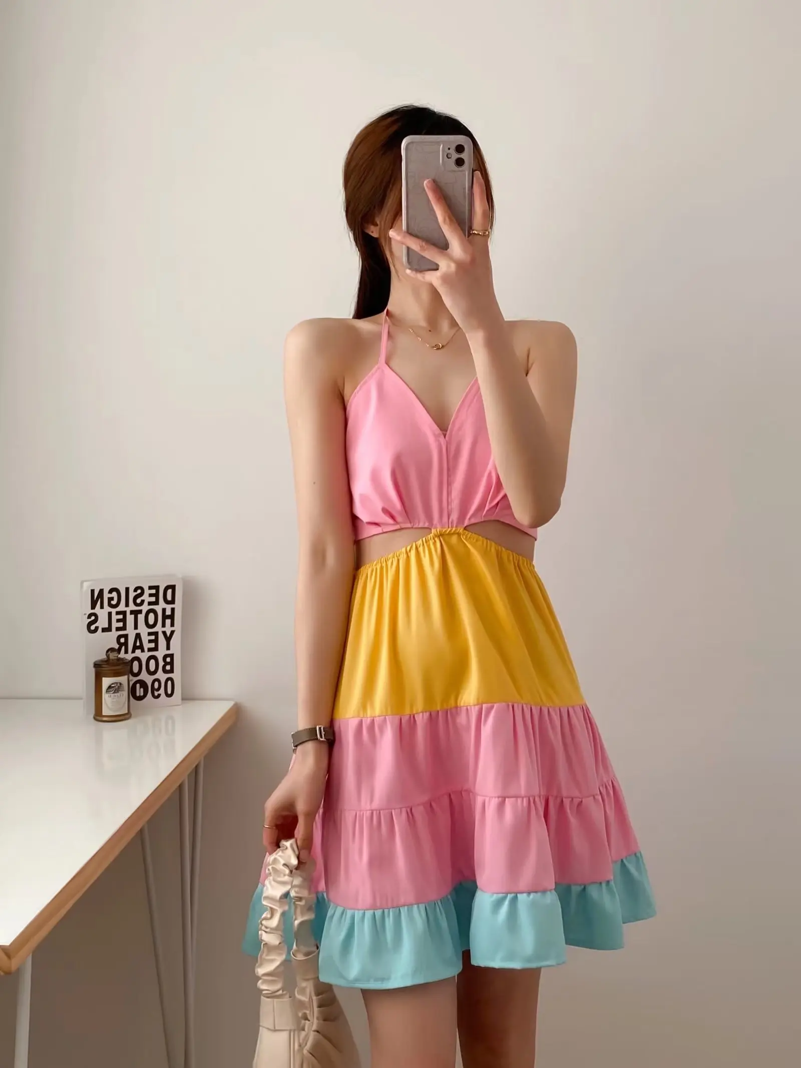 

2023 New Fashion European-American Style French Small Sexy Open Back Cutout Design Waist Wrap Dress