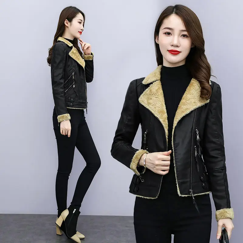 Woman Oversize Faux Leather Fleece Lined Trench Coat Female Long Sleeve Belt Loose Fashion Fur Collar Motor Biker Jacket G556