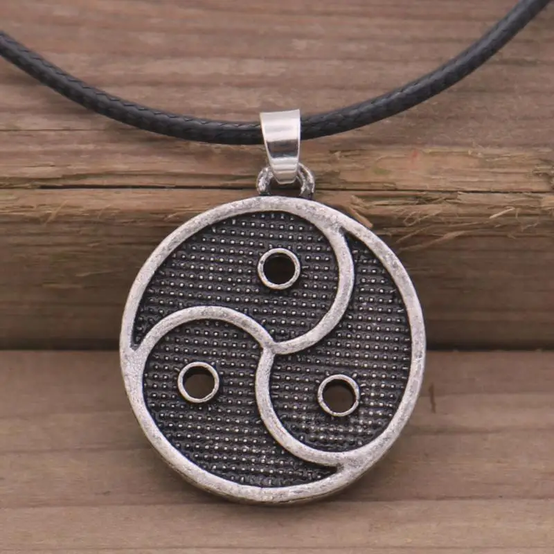 

Vintage Tai Chi Yin Yang Gossip Necklace with Rope Chain Men Pendant Daily Casual Jewelry