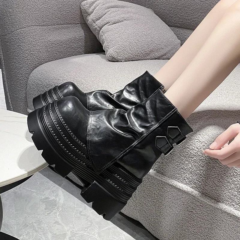 Женские мотоциклетные ботинки на массивном каблуке 10 см осенние кожаные