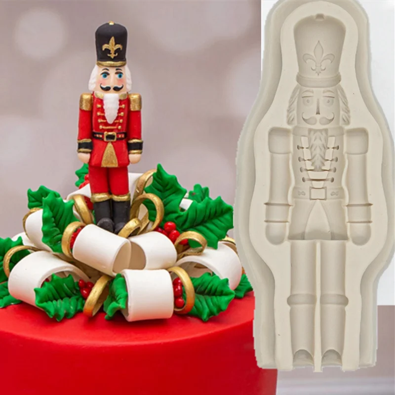 Купи Christmas Guard 3D Resin Silicone Mold Kitchen Baking Decoration Tool Soldier Cake Chocolate Dessert Candy Fondant DIY Moulds за 291 рублей в магазине AliExpress