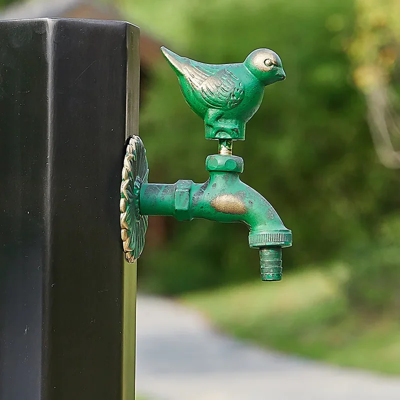 Смеситель для ванной комнаты и сада античная латунь настенное крепление