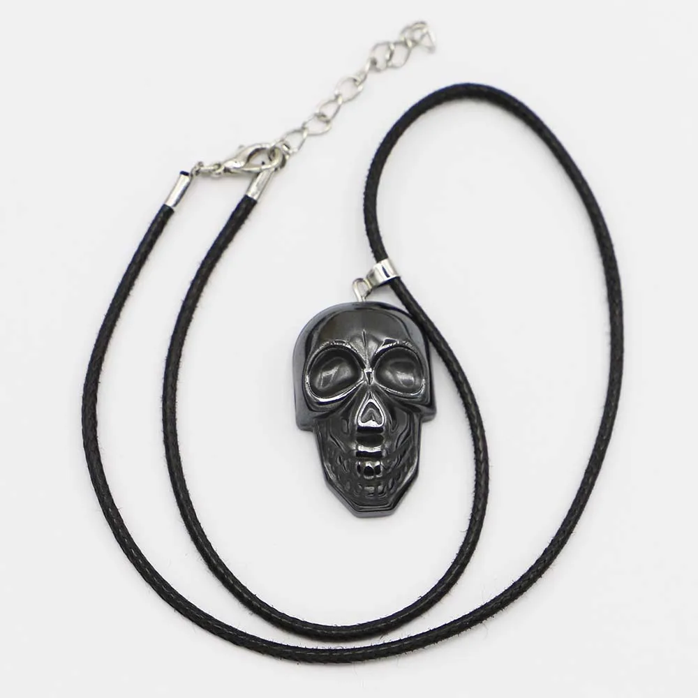 Ожерелье с подвеской в виде черепа из гематита 8 шт.