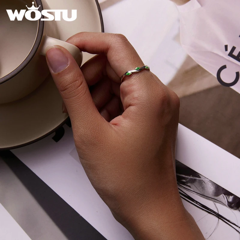 Женские открытые кольца в виде весенних зеленых листьев из серебра 925 пробы |