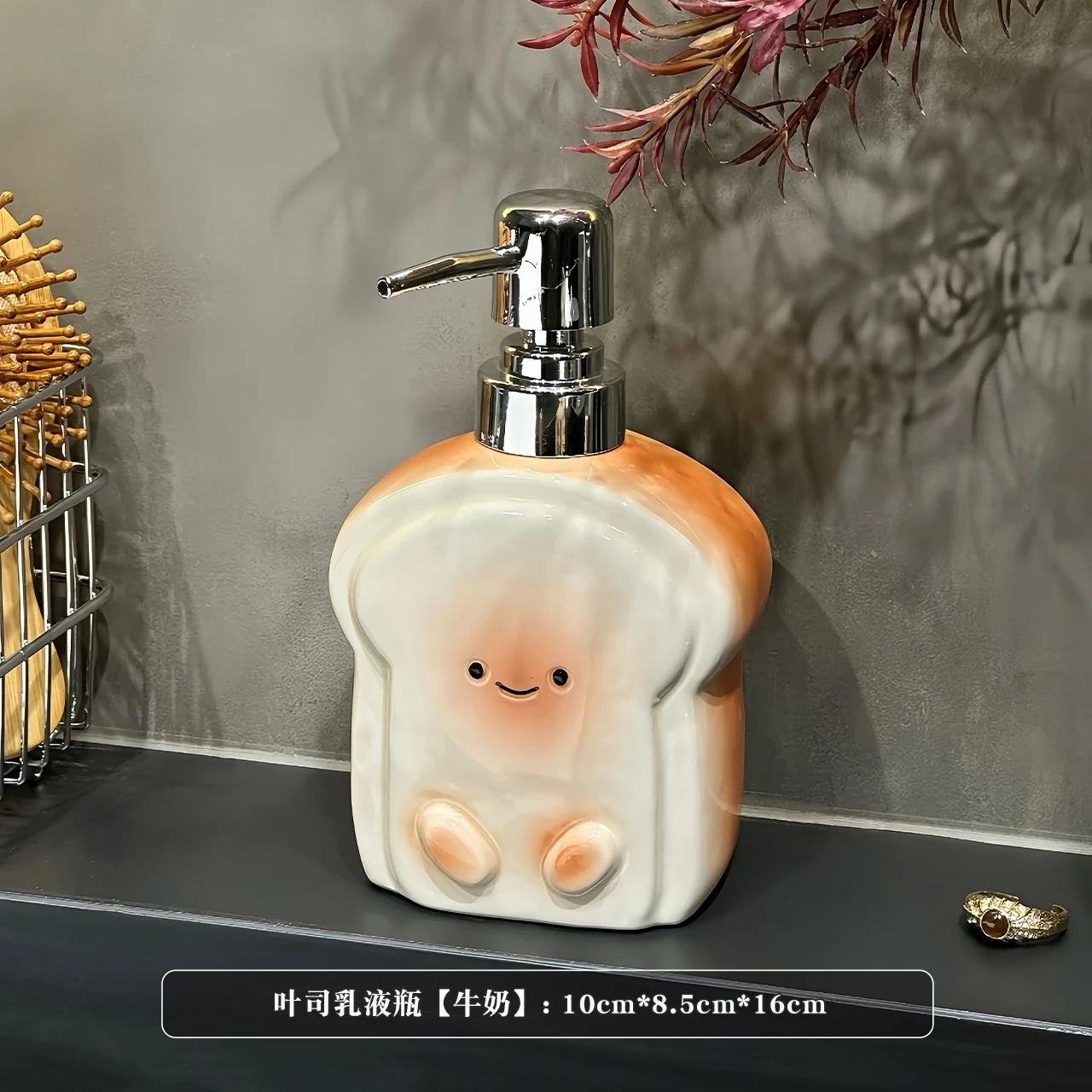 

Керамический дозатор для мыла в виде ягненка