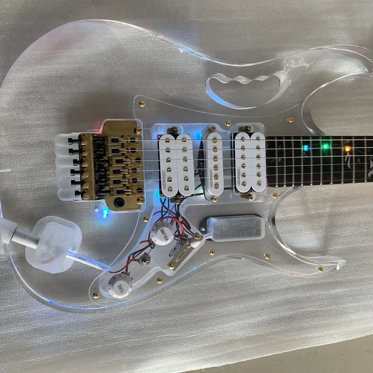 

Acrylic Material, Led Color Lamp, High-grade Electric Guitar, Gold Accessories,