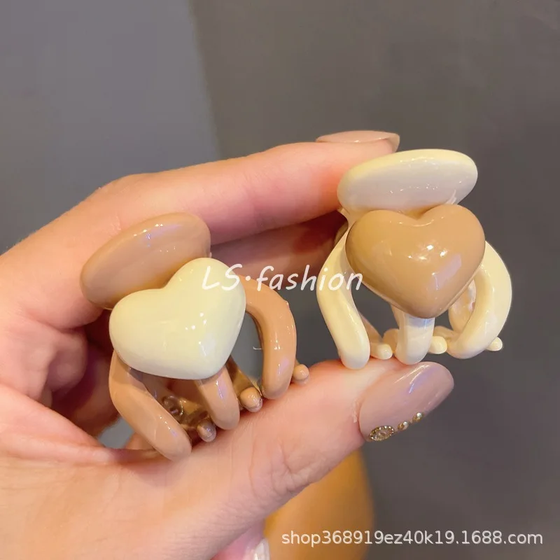 

Exquisite high ponytail clip milk coffee color love hair clip female shark clip high-end hair clip hairpin headwear