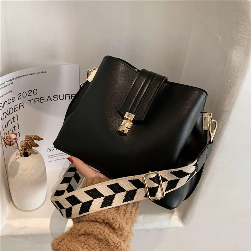 Soft PU Leather Ladies Handbag Retro Designer Luxury Crossbody Bag for Women Large Capacity Shoulder Bag Wide Strap Bucket Totes