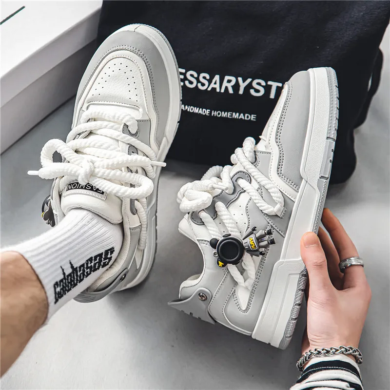 

Men Skateboarding Shoes Retro Male Sneakers Platform Comfortable Breathable Vulcanized Shoes Thick Bottom Casual Sneakers