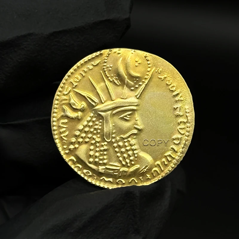 

Медная копия персидской монеты Бахрама I