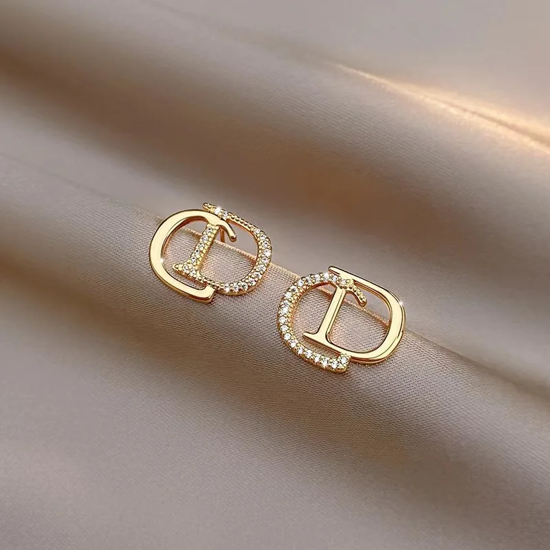 

Light Luxury Pretty Gold Color Letter D Pendant Earrings Earring Korean Style Pendientes Piercing Oreja Aesthetic Envio Gratis