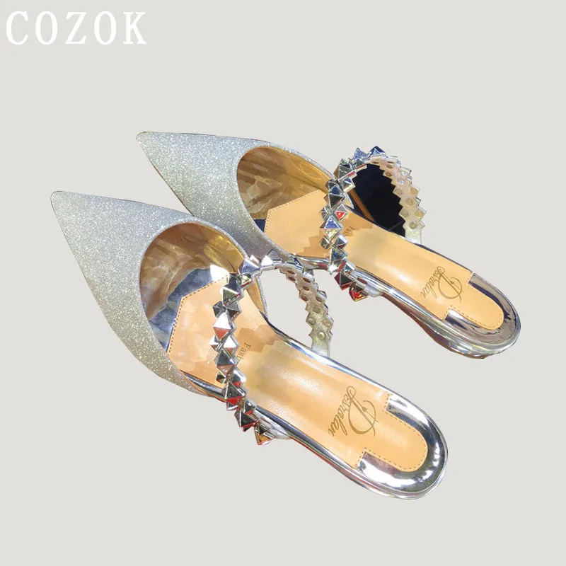 

Новинка 2022, женские летние шлепанцы, туфли-лодочки на плоской подошве, туфли на высоком каблуке, уличные модные сандалии с заклепками и блес...