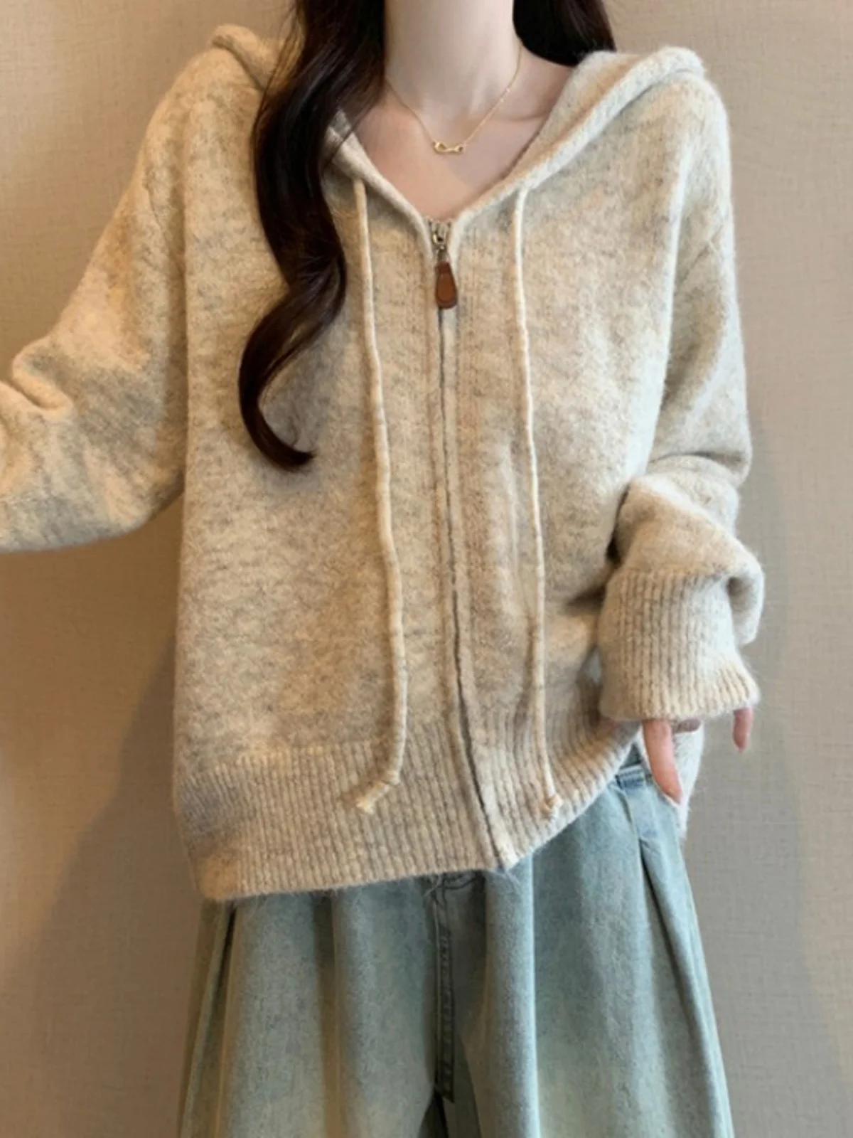 Утолщенный вязаный свитер на молнии с капюшоном для женщин осень и зима модный