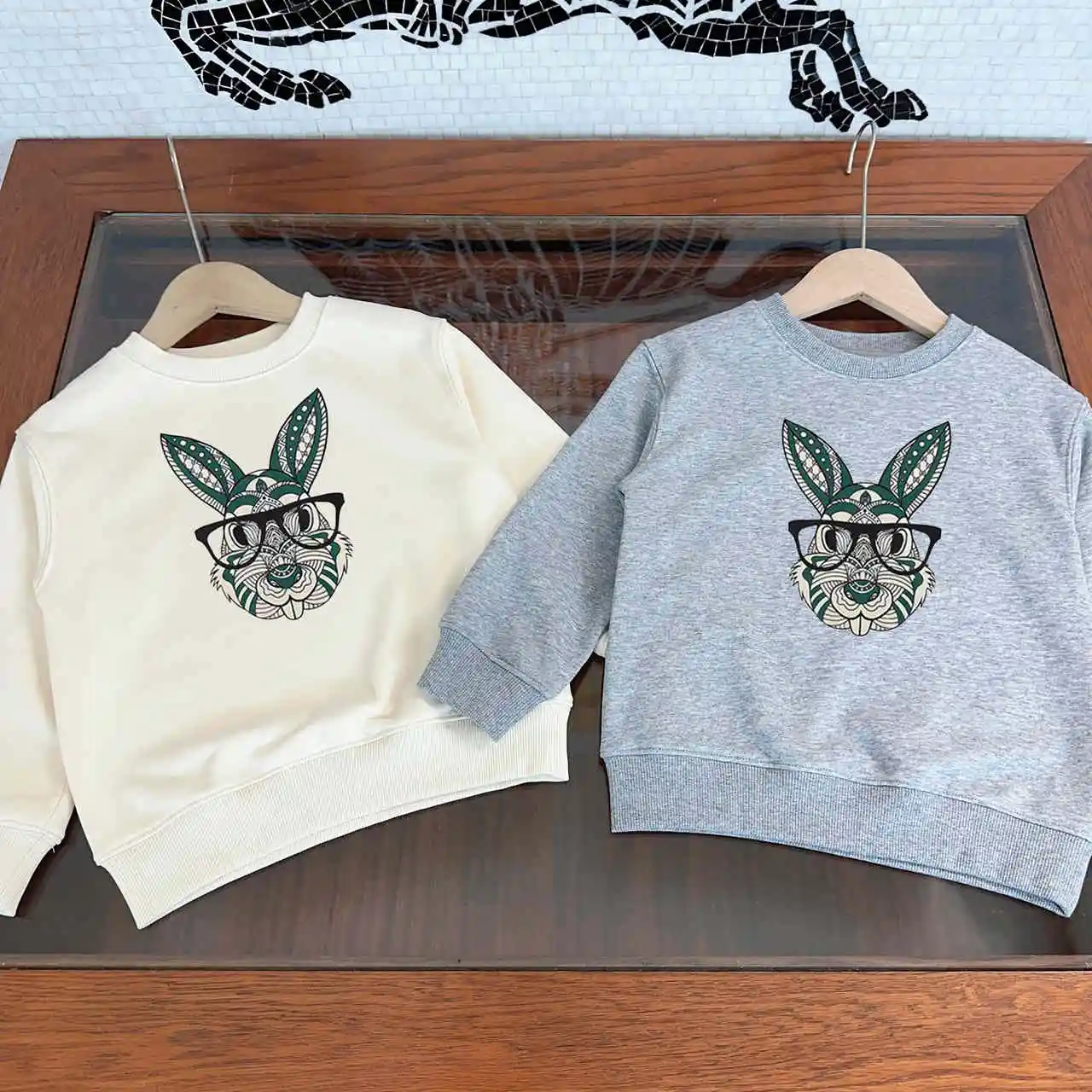 

Одежда для маленьких мальчиков 2023, роскошные детские толстовки, свитера, повседневный модный свитер для девочек, пуловеры, топы, зимняя детская одежда