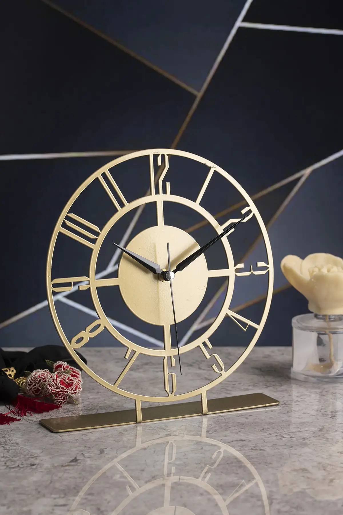 

Metal Gold Table Top Clock 25x23 Cm Tumbled Modern Bunnela Model Textured Metallic Static Paint