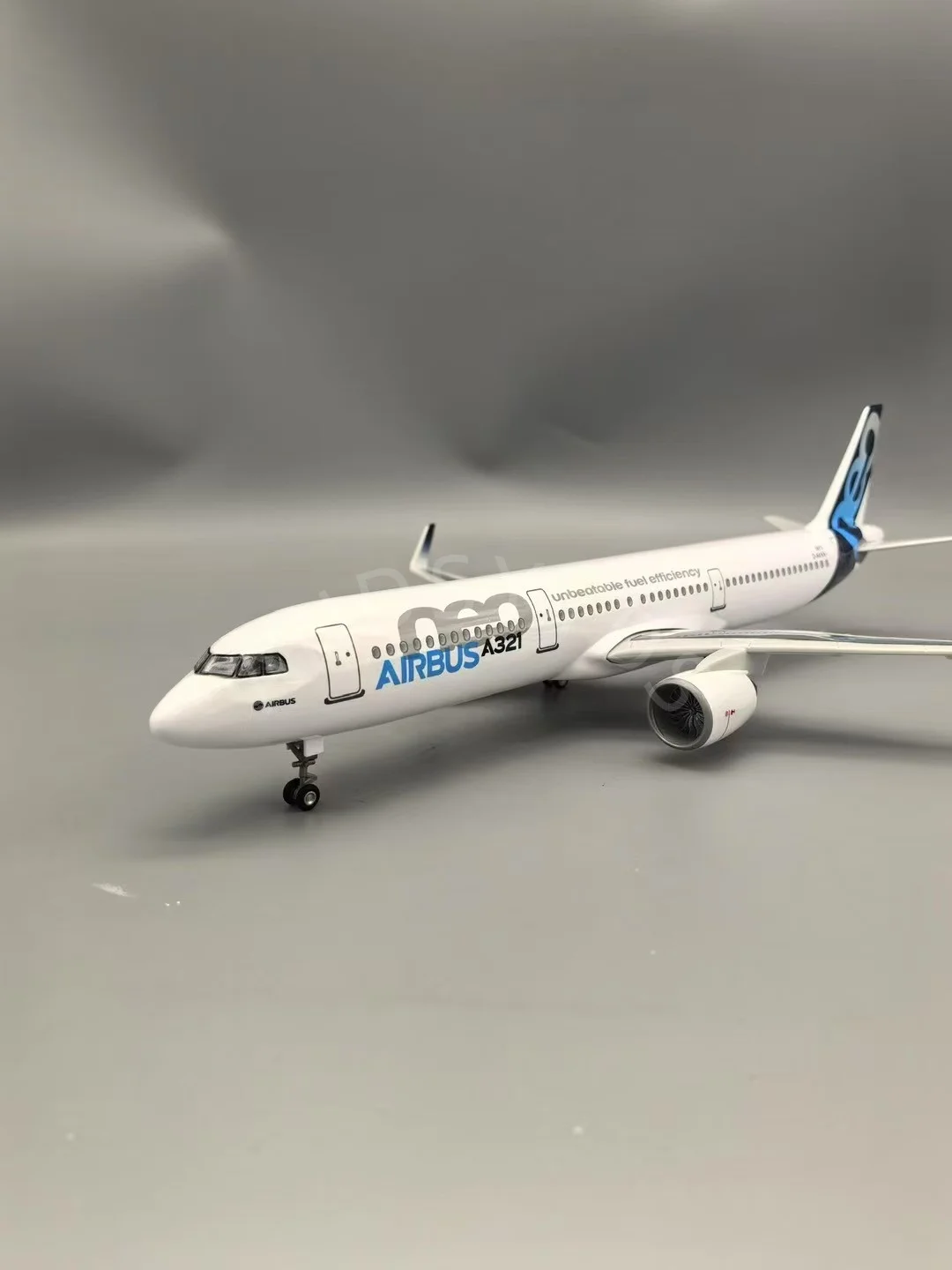 Фото 44 см неопрототип авиакомпании A321, модель самолета, масштаб 1/100, литой под давлением полимерный самолет с подсветкой и декор шасси, сборный №1