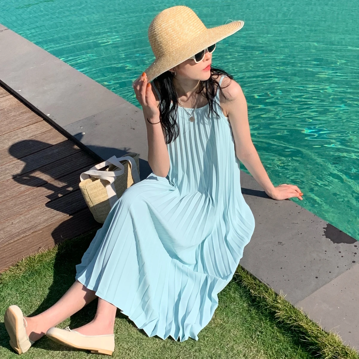 

2022 Brand New Spaghetti Strap Pleated Chiffon Midi Dress Solid Color Casual Women Summer Dress Vestidos de Mujer