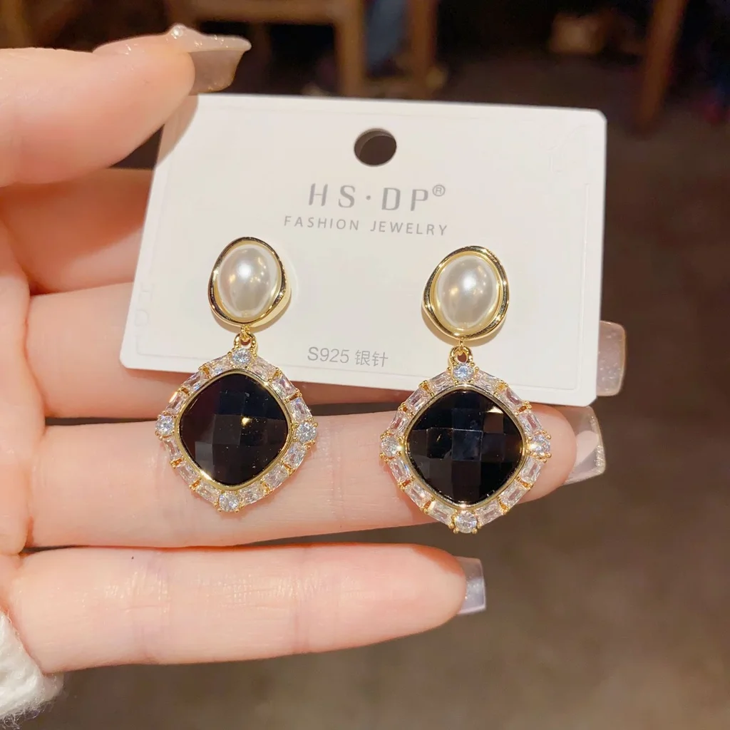 

French Design Fashion Pearl Diamond Zircon s925 Silver Needle High-End Simple Earrings