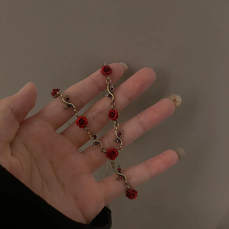 Vintage Red Rose Flower Necklaces for Women Medieval Gothic Rose Floral Tassel Necklace Flower Clavicle Chain Necklace Jewelry