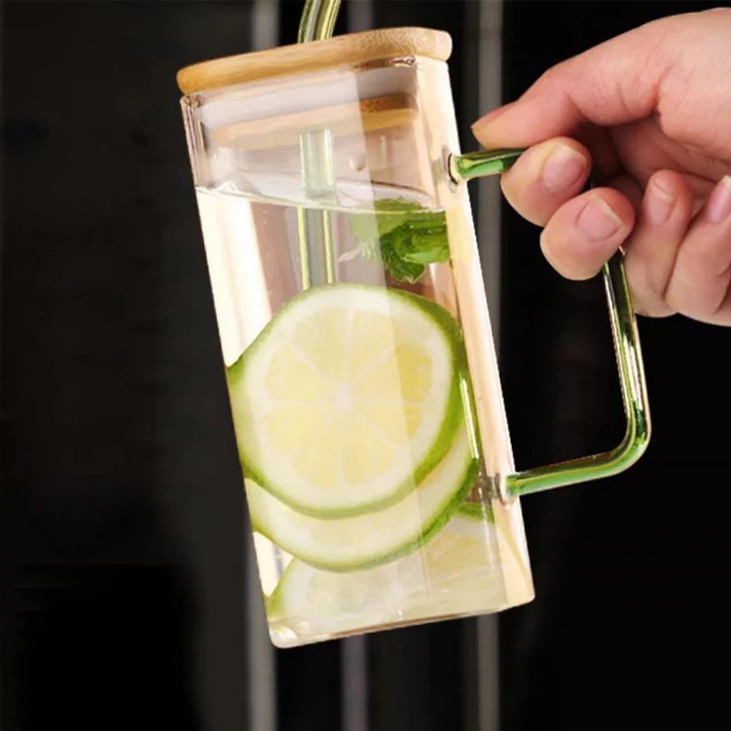 Квадратная кружка с крышками и соломинками