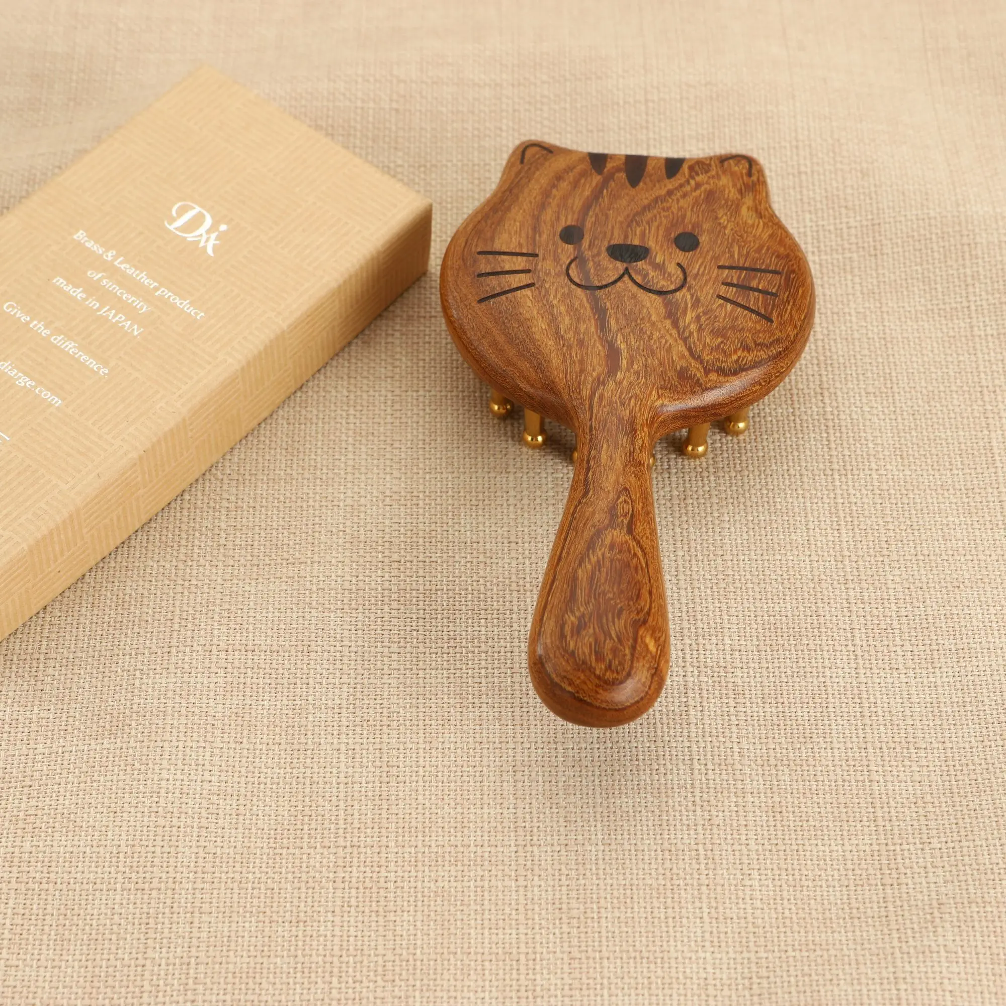 Расческа для волос из сандалового дерева кошек антистатическая изысканная