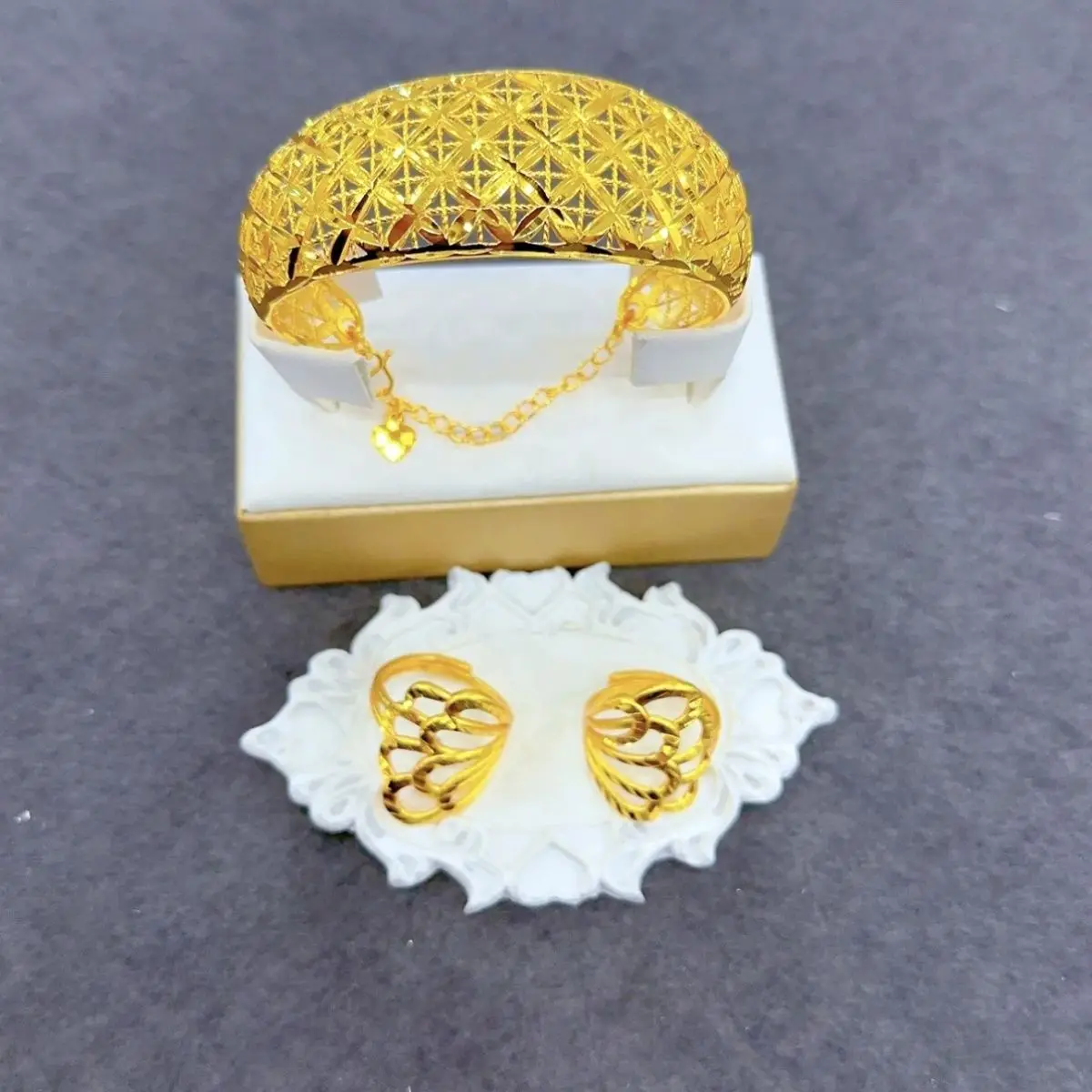 Новинка Женское кольцо с золотым покрытием и бриллиантами DD10462