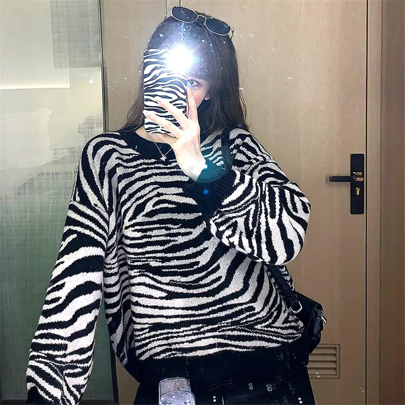 

Women Sweater Leopard Knitted Pullovers Striped Soft Zebra Chic Korean Harajuku Long Sleeve Jumper Knitwear Tops Out Wear I801