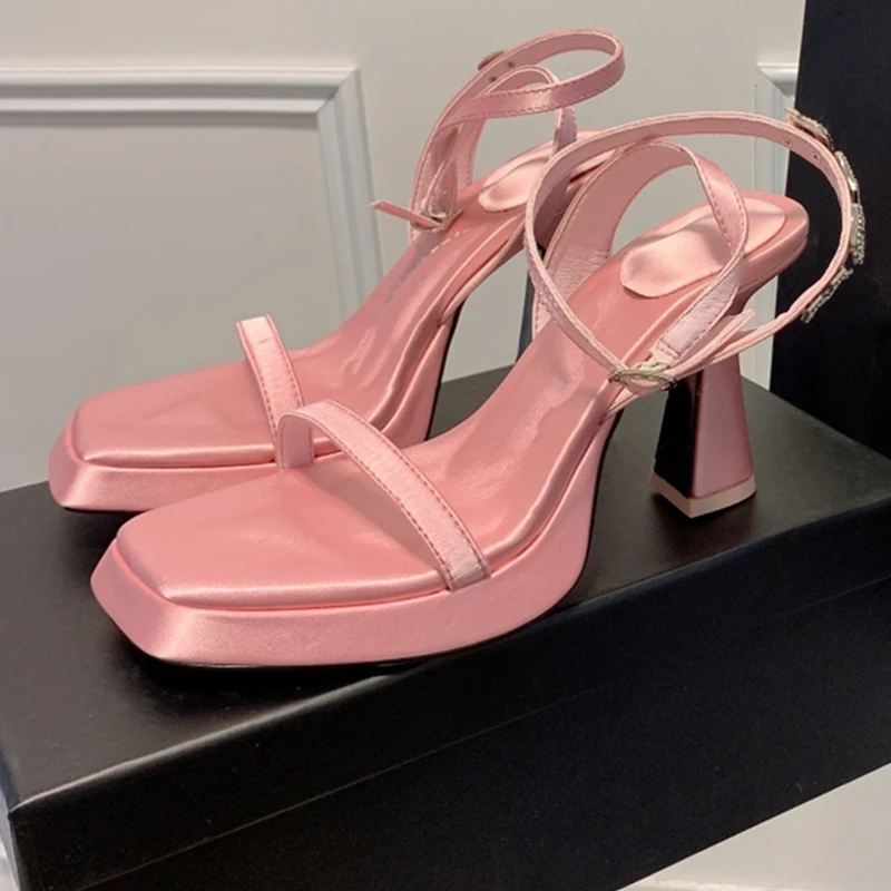 

2022 New European American Rhinestone Metal Decoration Pink Satin Platform High Sandals Black Wine Glass With Platform Highheels