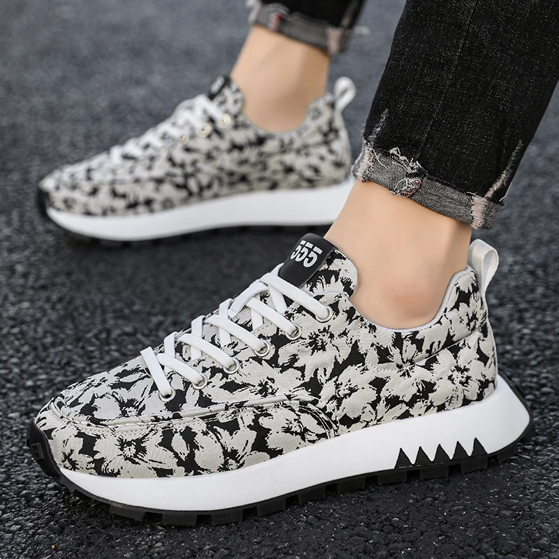 

Men's Sneakers Casual Lace Up Non-slip Black and White Color Matching Canvas Shoes Low Top Vulcanized Running Shoes 2023 New