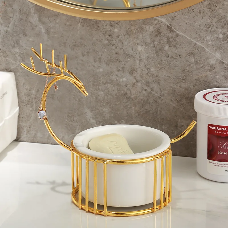 

Punching free toilet soap box storage rack draining creative European Nordic ins personalized cute soap box