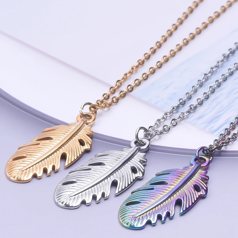 

Exquisite Feather Charm Necklace Three Color Leaf Stainless Steel Pendant Necklaces For Women Men Accessories Chain Neck Chokers