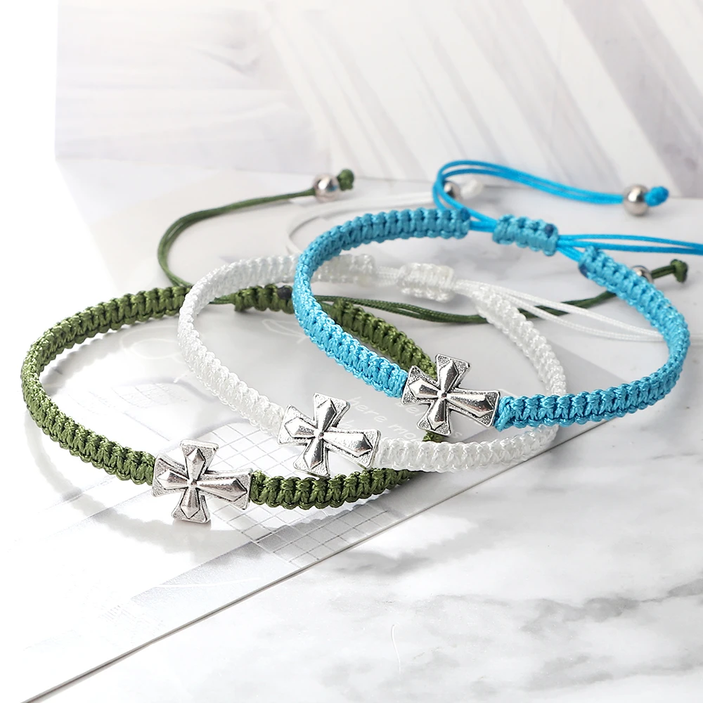 Металлический плетеный браслет серебряного цвета с крестом на удачу красная