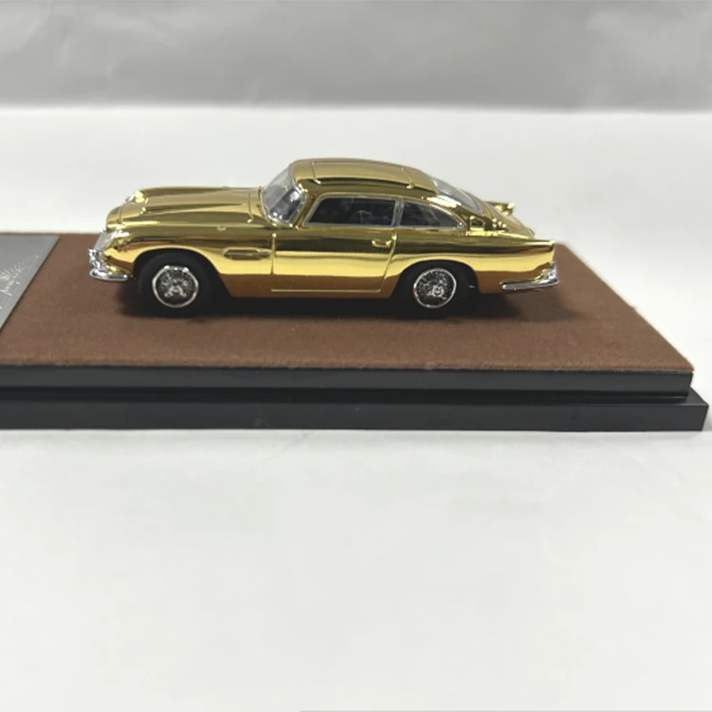 Модель автомобиля из сплава под давлением Мартин DB5 в масштабе 1:64 статический