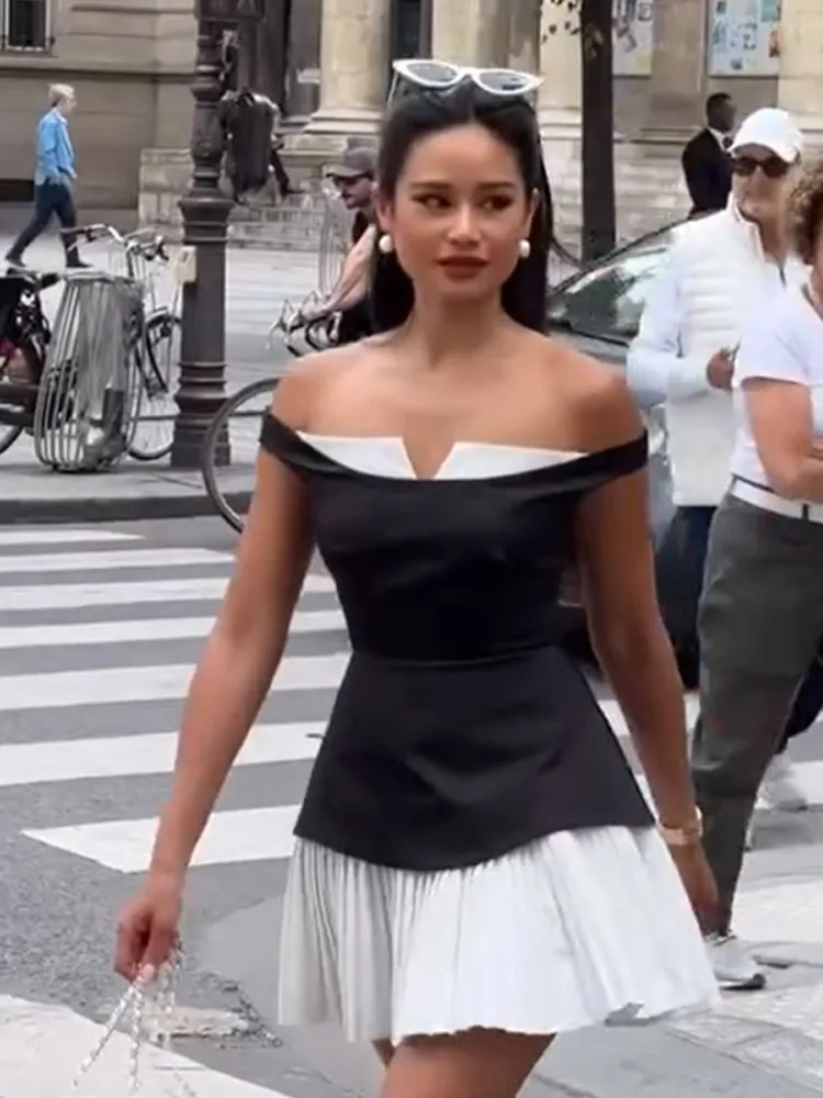 Шикарное женское мини-платье контрастного плиссированного подола в стиле