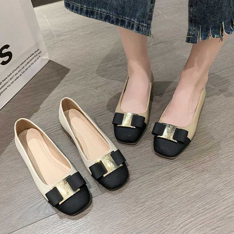 

Women Fashion Classic Thick Heel Bow Metal Decoration Temperament Shoes Female Pumps Square Toe Leather Women Single Shoes