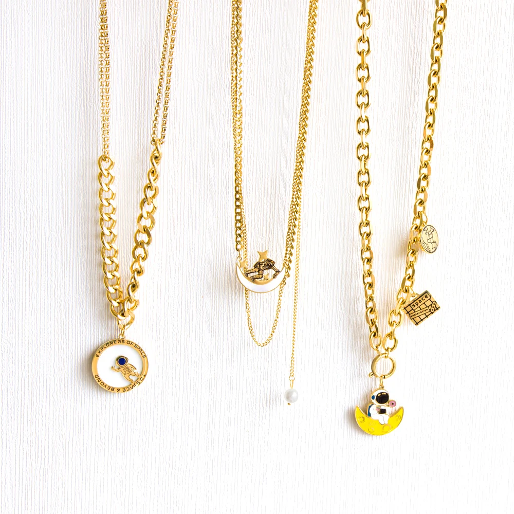 

Ожерелье из нержавеющей стали 2022 для женщин Подвески астронавт Ожерелья Чокеры для женщин колье золотого цвета в подарок на шею