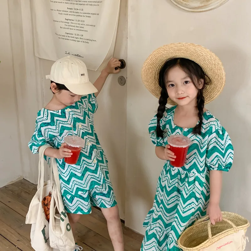 

Korean Style Boy Girl Casual Clothes Kids Summer Stripe Puff Sleeve Dress Tee Shorts Set Children Cotton Holiday Matching Outfit