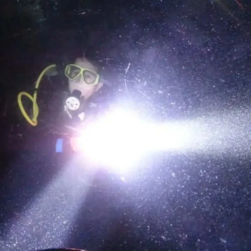 T40 Подводный фонарь IPX8 фонарик для дайвинга 2*18650 профессиональный подводного