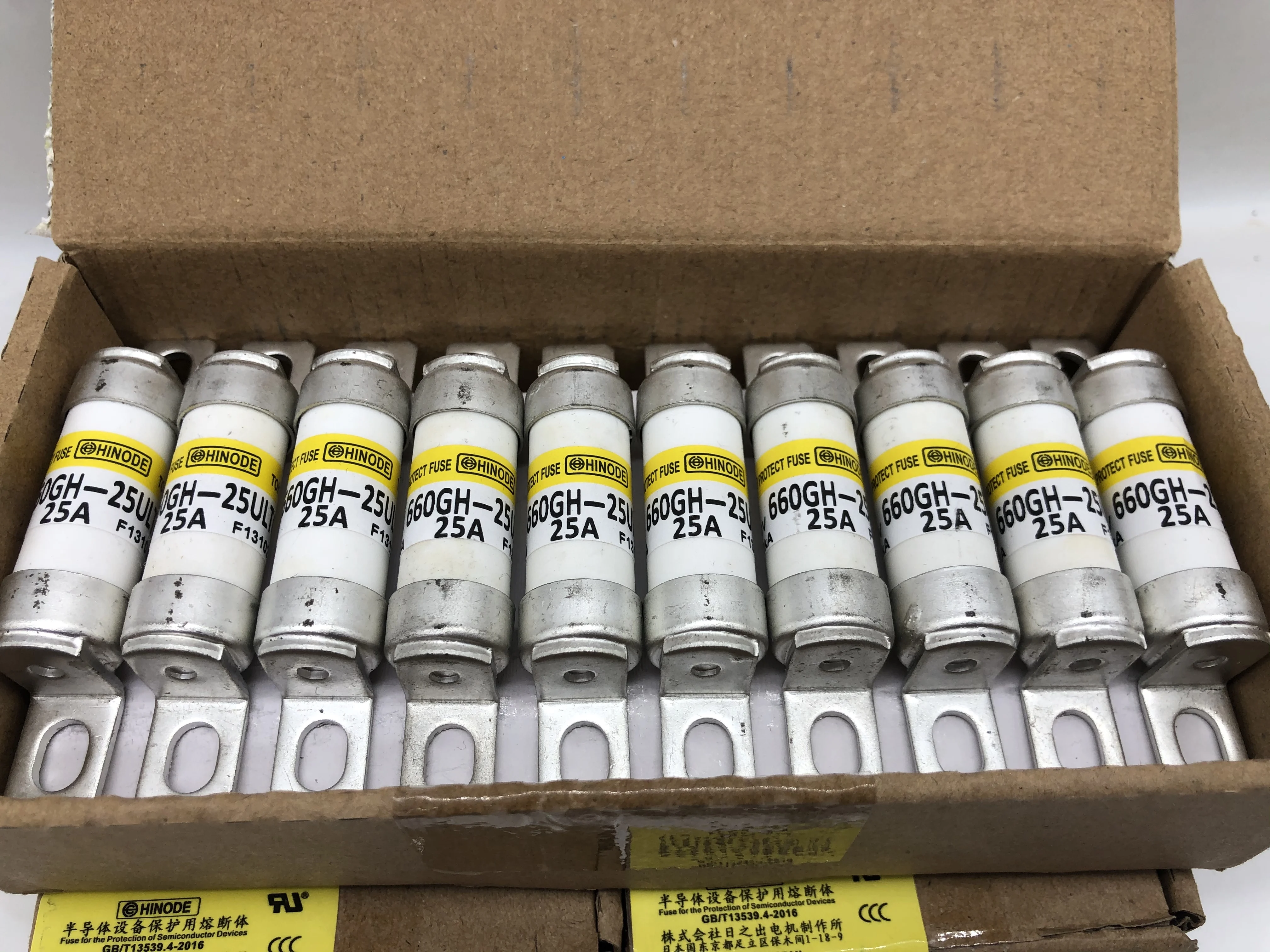 

New Fuses 660GH-25ULTC Bulk Purchase Big Discount $24.88/3Pieces