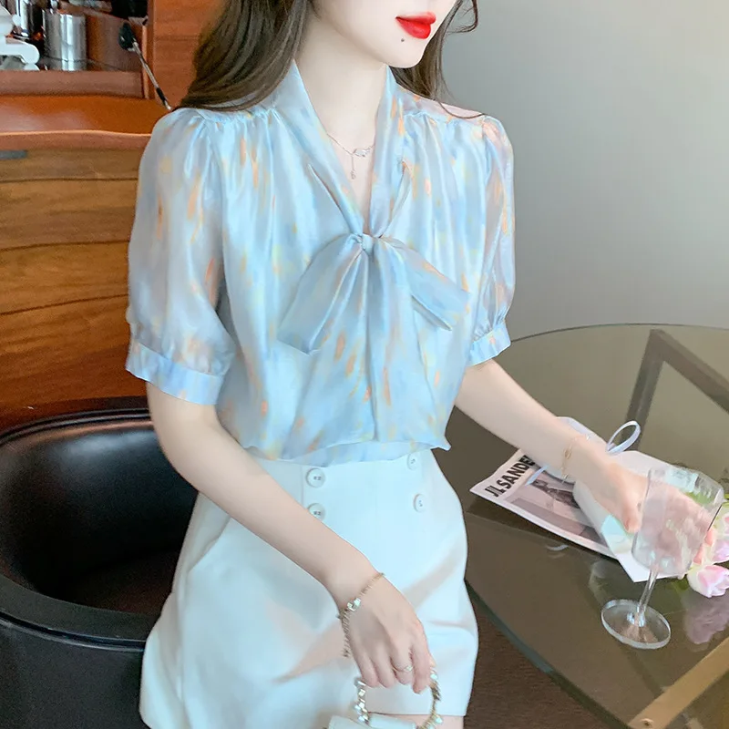 Рисунок 3 - Блузка женская с бантом