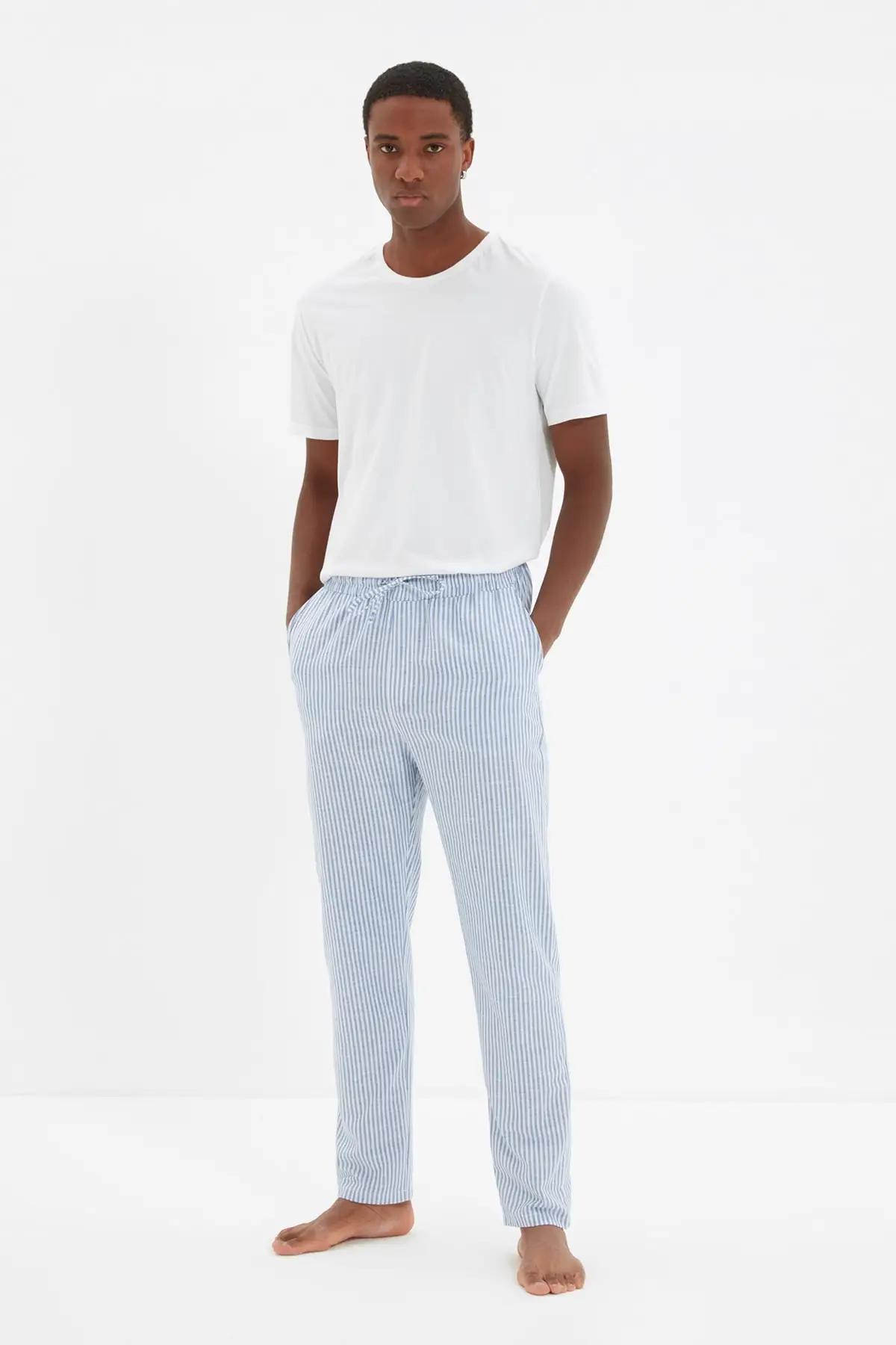 

Trendyol Men 'S Regular Fit Striped Woven Sleepwear Six TMNAW22PJ0032