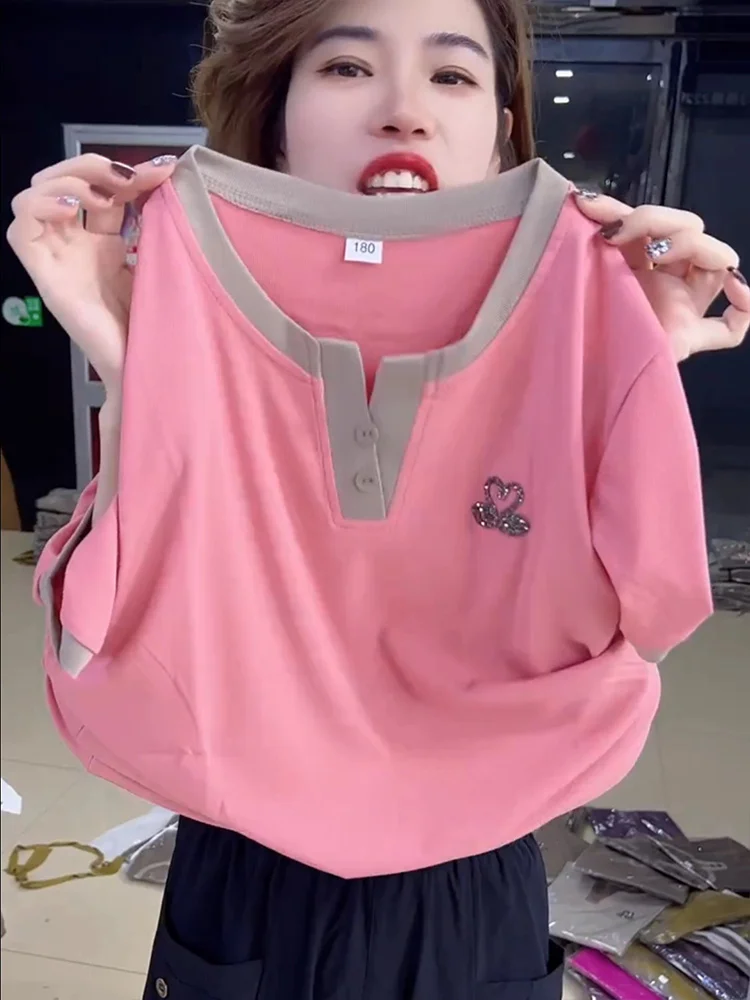 Осенняя модная футболка с коротким рукавом и V-образным вырезом в виде маленького