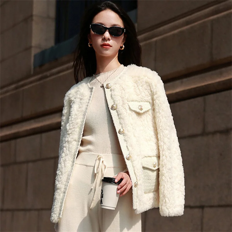 

Winter New Eco-friendly Fur Coat Outdoor Warm Luxury High Quality Plush Jacket Round Neck Design Women's Fur Coat