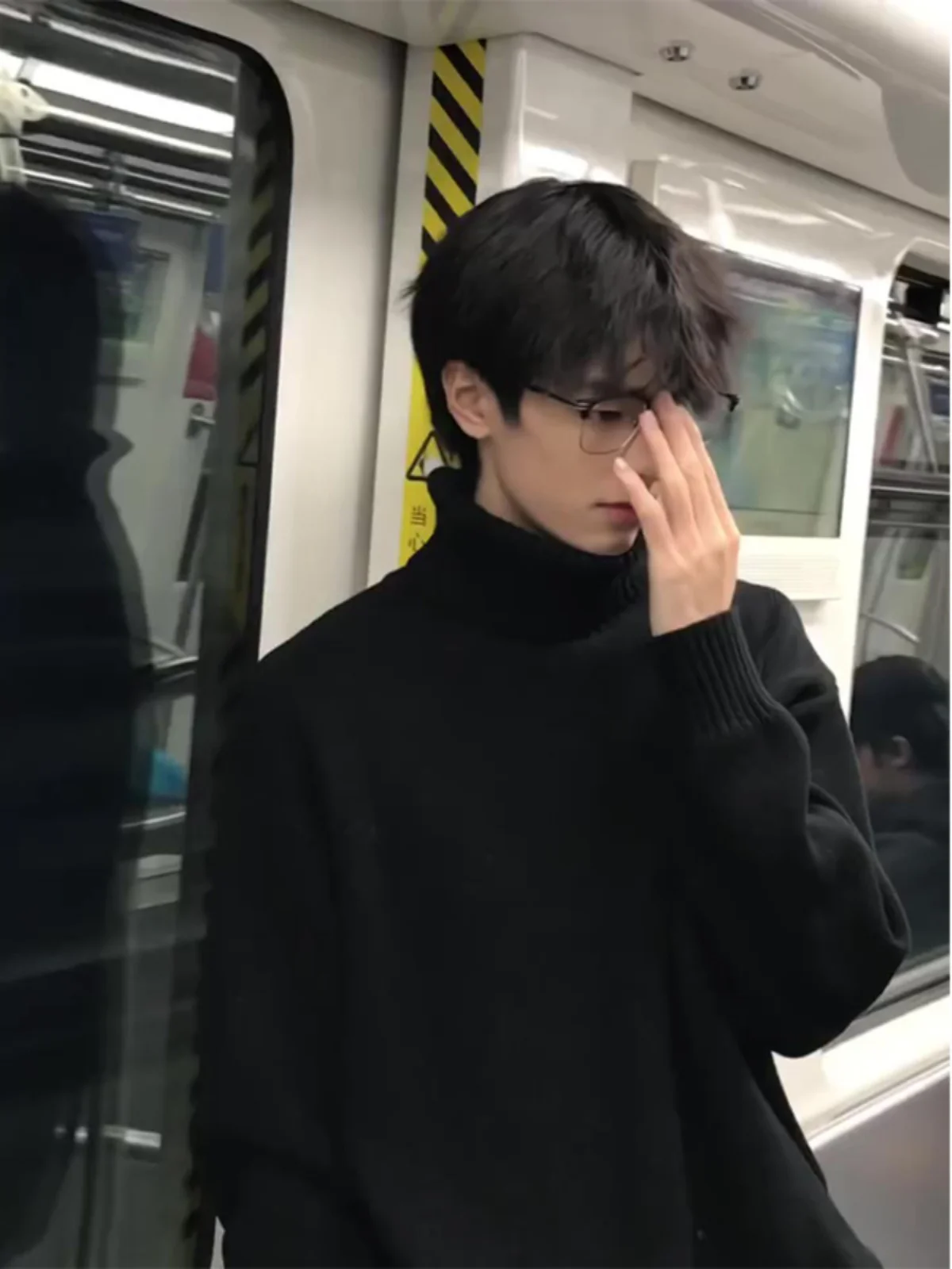 Черная водолазка нижний свитер мужской зимний свободный со средним воротником