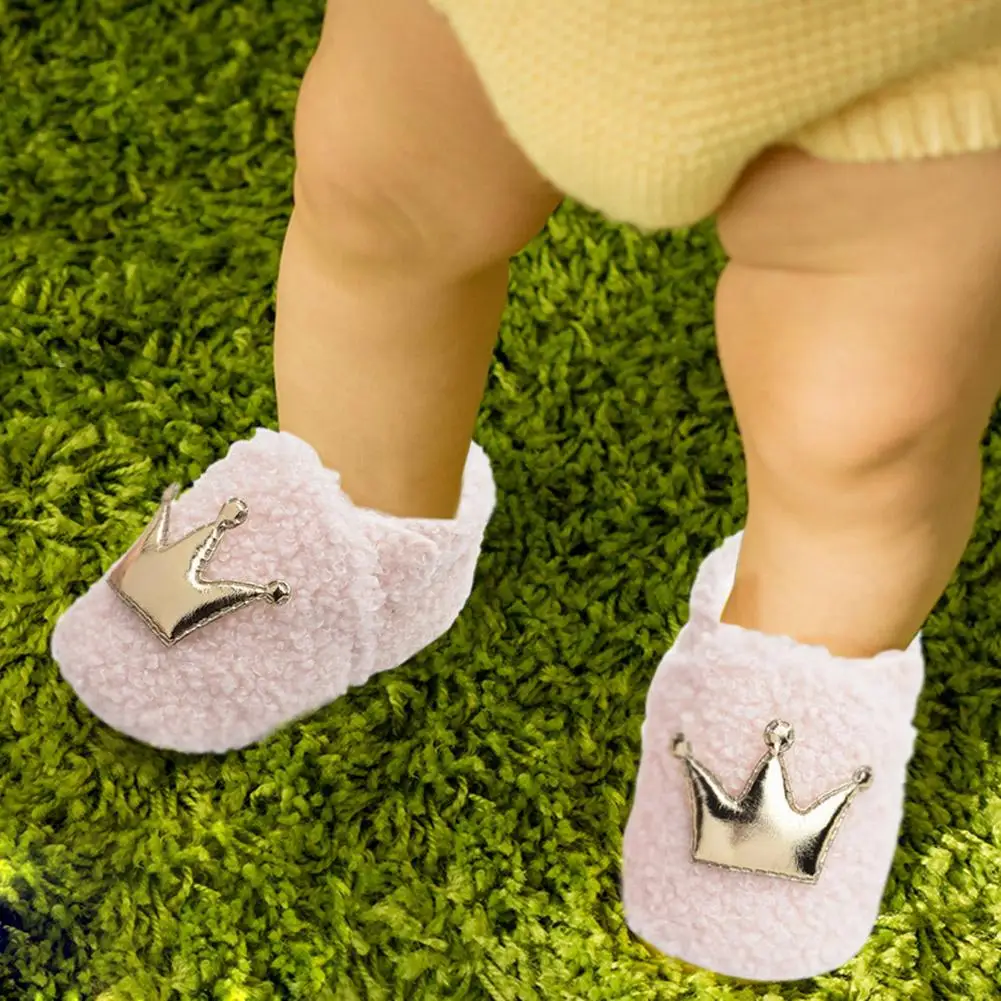 

Winter Crown Furry Baby Toddler Walking Shoes Magic Stickers for Spring Autumn and Winter Cute Newborn Non-slip Crib Walkers