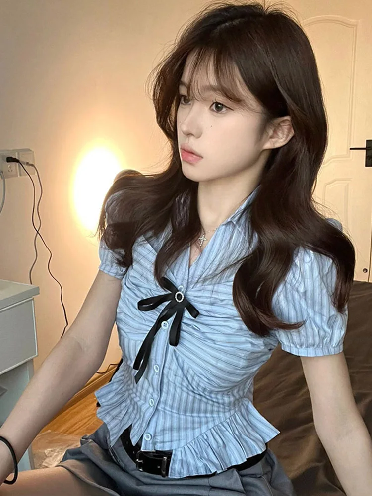 Design Sense Sweet Cool Little Man Preppy Waist Hugging Bow Shirts Top Pure Desire Pleated Skirt Two-piece Set