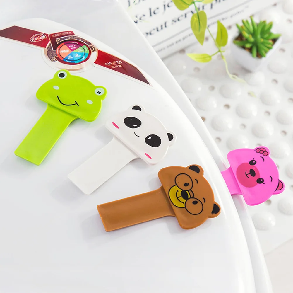 

4Pcs Cute Cartoon Toilet Lid Handles Toilet Lifting Device Child Toilet Seat Bathroom Products PP 10.5*6cm Thick Durable